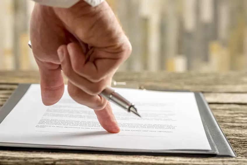 Family meeting with legal advisor, showing when a Will is crucial—highlighting Trusted Will Writing Abbots Langley for essential life planning.